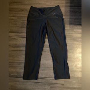 Nike dry, fit capris, extra small
